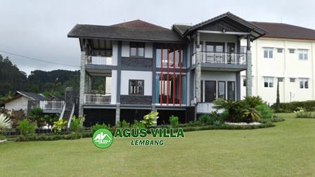 Villa Di Lembang Dengan Halaman Luas