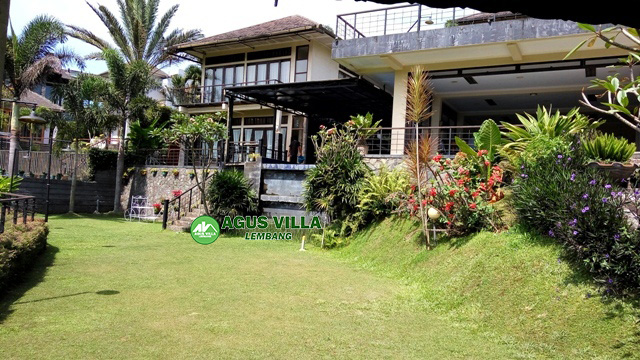 Villa Agung 6 Kamar Kampung Daun